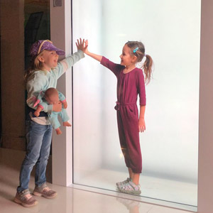Two girls and a Nussbaum hologram PORTL